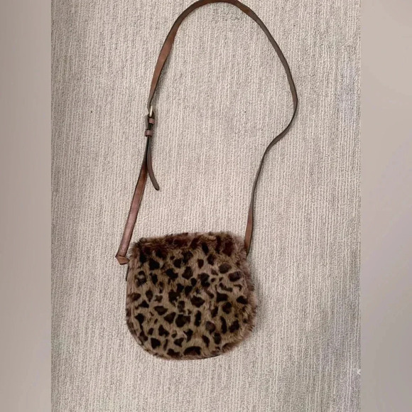 Leopard crossbody purse with faux SOFT fur on flap - Picture 1 of 6